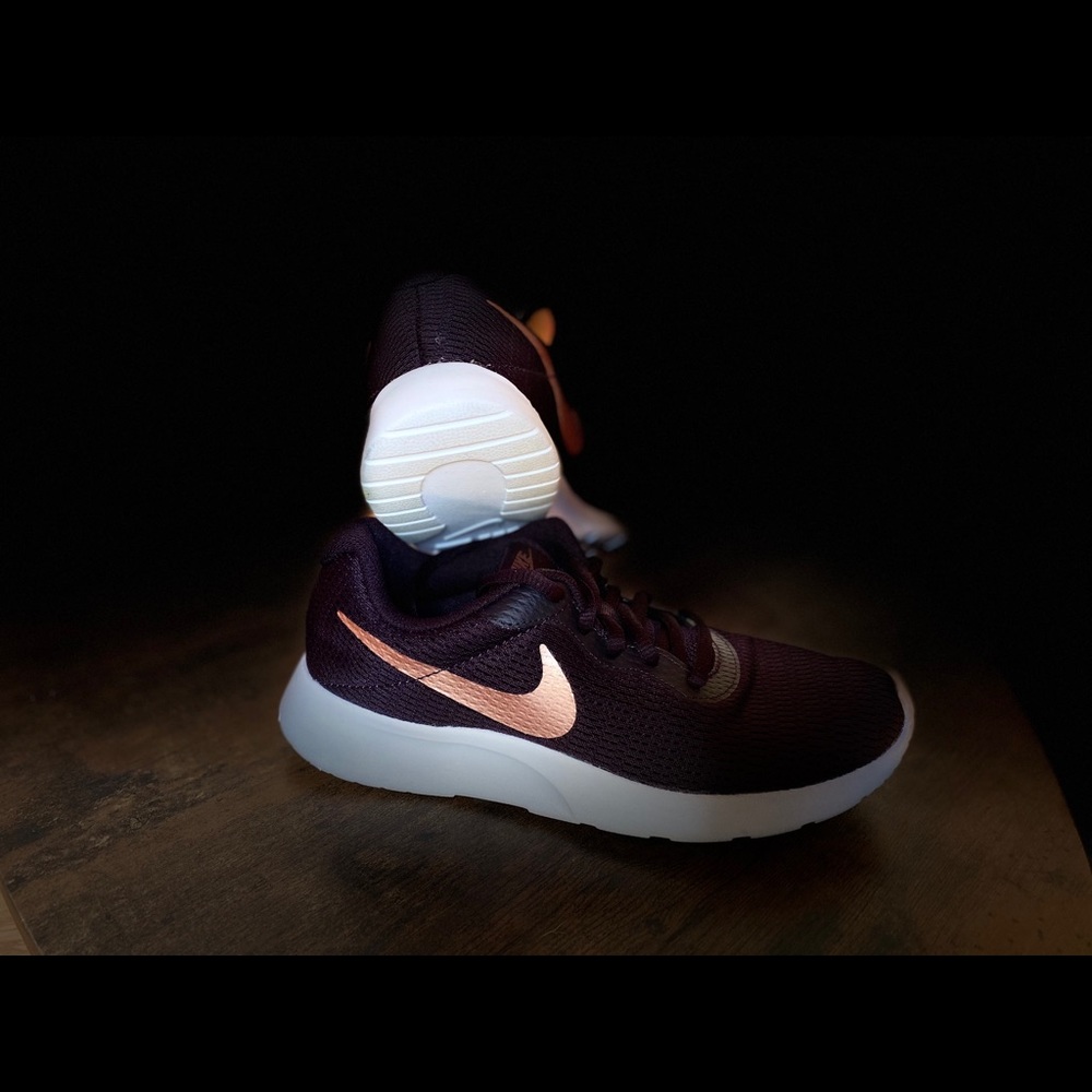Like New! Nike Women’s sneaker size 6